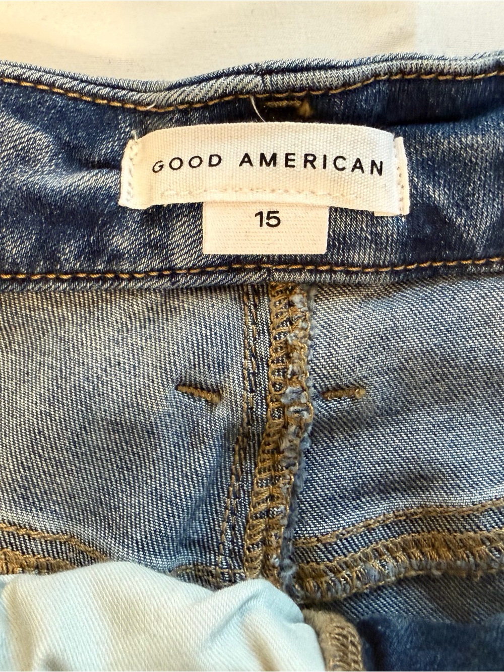 Good American Good Legs Crop Jeans Size 15 NWT - Picture 2 of 8